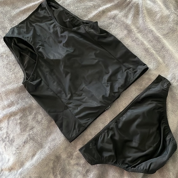 Zipper front racer back top and bikini bottom. - Picture 2 of 2